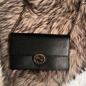 AUTHENTIC Gucci Interlocking GG Wallet on Chain